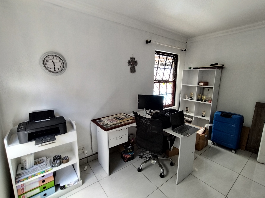 To Let 3 Bedroom Property for Rent in Soneike Western Cape